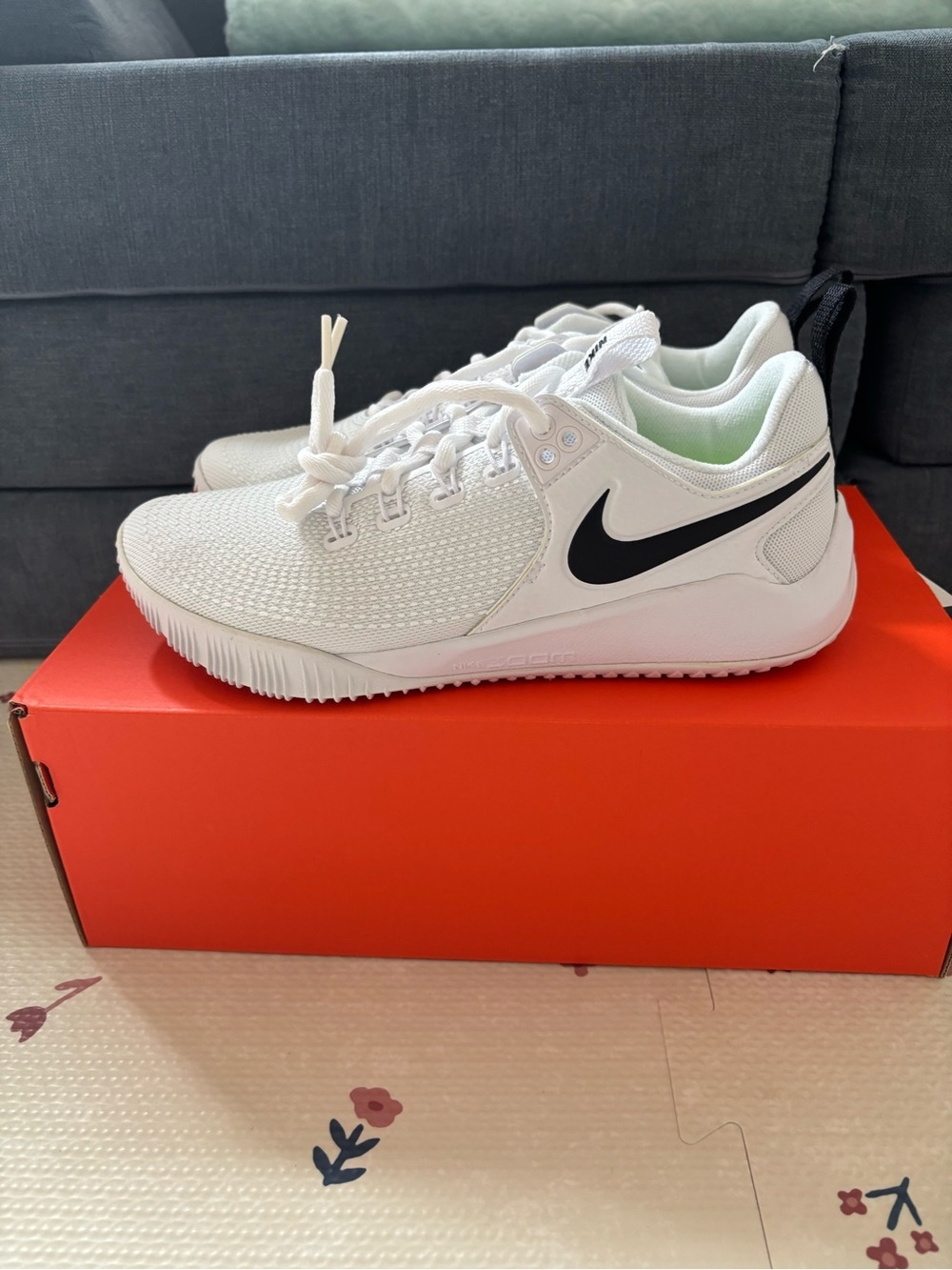 Nike | Zoom Hyperpace 2 Volleyball Sneakers In White Size 7 - Picture 6 of 9